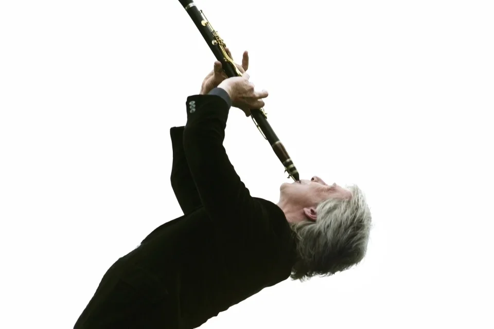 Aaron Copland (1900-1990): Concerto for Clarinet, String, Harp and Piano / Igor Stravinsky (1882-1971): Ebony Concerto / Leonard Bernstein (1918-1990): Prelude, Fugue and Riffs / John Corigliano (1938): Concerto for Clarinet and Orchestra (Stoltzman)