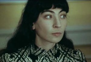 Elisso em 1975 parecia heroína de filme de Godard
