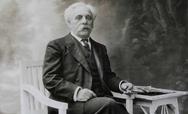 Esse é o bigodón Gabriel Fauré