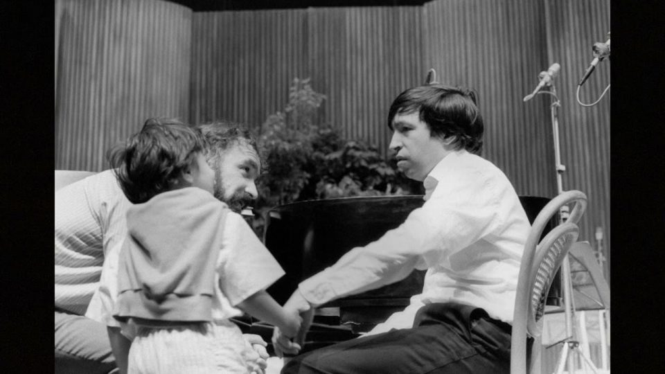 W. A. Mozart (1756-1791): Concertos para 2 & 3 Pianos / Fantasia, K. 608 / Andante e Variações para 4 mãos, K. 501 (English Chamber Orchestra, Perahia, Lupu)