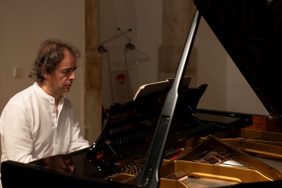 Domenico Scarlatti (1685 – 1757): Sonatas – Alberto Urroz (piano) ֍