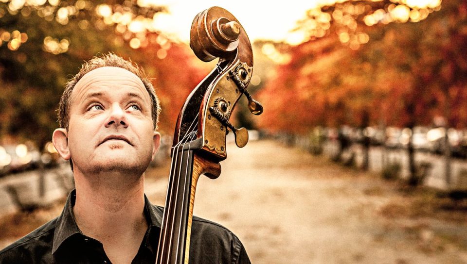 .: interlúdio :. Ravel – Dieter Ilg (contrabaixo) • Rainer Böhm (piano) & Patrice Héral (bateria) ֍